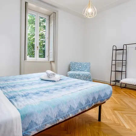 Feel - Porta Nuova Гостевой дом *