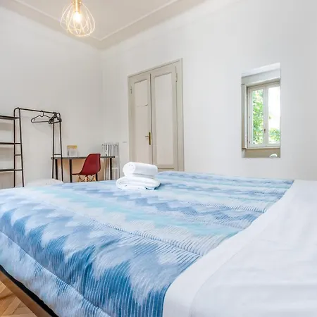 Feel - Porta Nuova بيت ضيافة