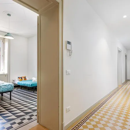 Feel - Porta Nuova Бергамо