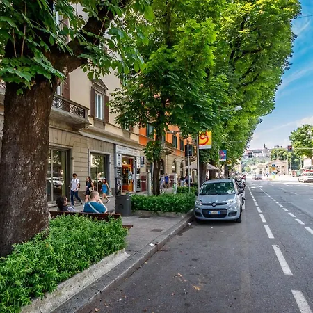 Feel - Porta Nuova 게스트하우스 *